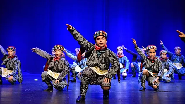 Kurtuluş hikayesi halk danslarıyla anlatıldı