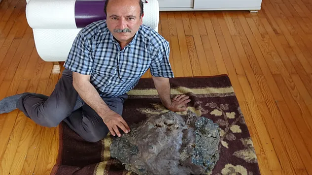 Bulduğu taş milyoner yapmasa da milyoner olarak anılmasını sağladı