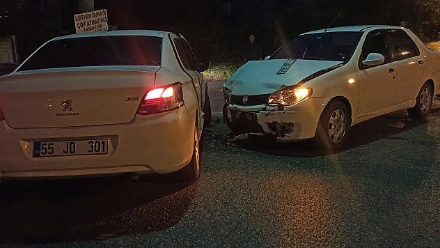 İki otomobil çarpıştı: 2 yaralı