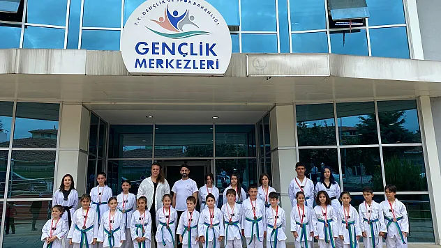 Alaçam'da tekvando sarı yeşil kuşak terfi sınavı yapıldı