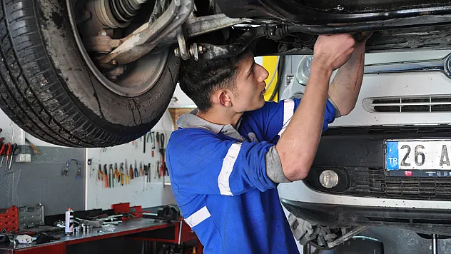 Bayram öncesi araçla uzun yola çıkacaklar dikkat: Araçların bakımı mutlaka yapılmalı