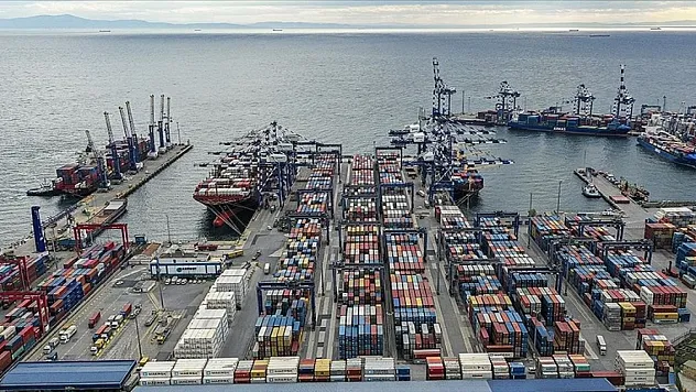 İhracatımız 23 Haziran'da günlük tarihi rekorla 2 milyar 121 milyon dolar seviyesinde gerçekleşti