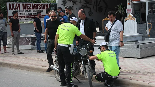 Hurdaya ayrılan motosikletle ters yönde ilerleyen sürücüye 13 bin 641 lira ceza