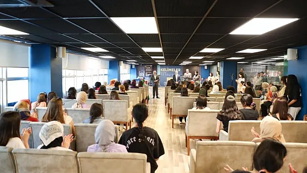 Mardin Valisi Demirtaş, Samsun gezisine katılan gençleri uğurladı