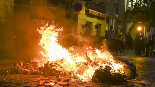 Fransa'daki gösterilerde gözaltılar sürüyor