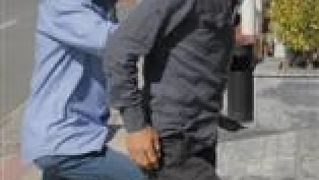 Otomobil çalan gençler yakalandı