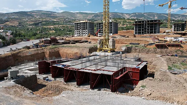 Depremzedelerin konutları hızla yükseliyor, örnek daireler ortaya çıkıyor