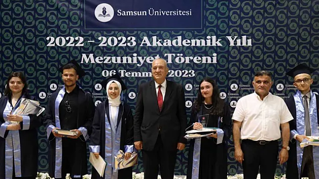 Samsun Üniversitesinde mezuniyet töreni düzenlendi