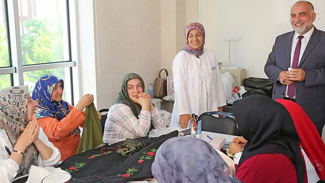 Başkan Sandıkçı: 'Mesleki eğitimlerle yüzlerce hanım kardeşimizi meslek sahibi yaptık'