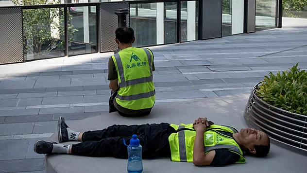 Çin aşırı sıcaklar nedeniyle açık alanda çalışmayı yasakladı