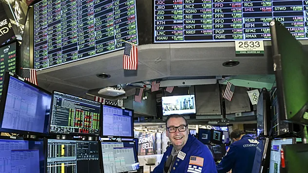 Dünya borsaları artan endişelere rağmen son bir yılda yatırımcılarına kazandırdı