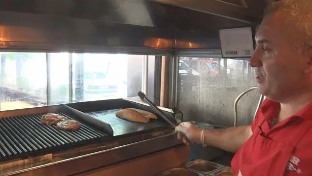 AB üyelik sürecinde kokorece gelecek yasağa esnaftan çözüm: 'Adını değiştirir, kokoreci yine yeriz'