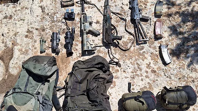 Pençe-Kilit Operasyonu bölgesinde terör yuvalarına TSK'den darbe