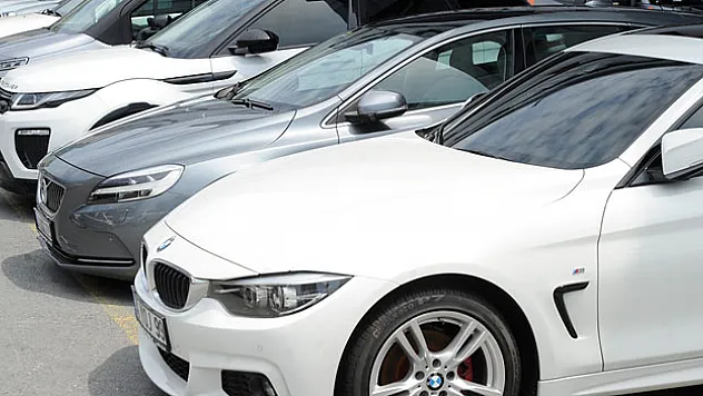 Ticaret Bakanlığı otomotiv ilan kısıtlamasına uymayanlara yönelik tebliğ sürecinin başlatıldığını duyurdu