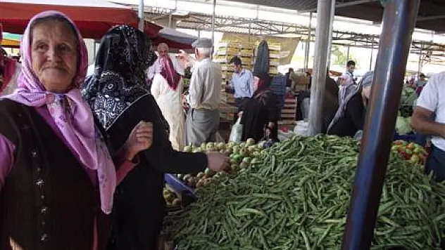 Esnaf satıştan vatandaş fiyattan memnun
