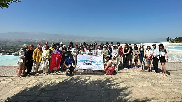 Gençler 'Biz Anadoluyuz' projesiyle Denizli'yi gezdi