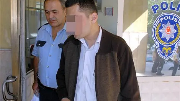 Atatürk'e hakaretten gözaltına alındı