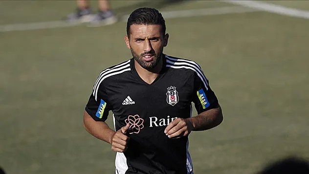 Beşiktaşlı futbolcu Umut Meraş, maddi hasarlı trafik kazası geçirdi