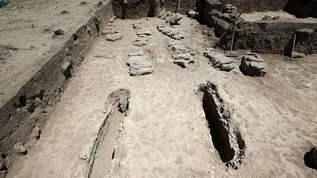 Malazgirt Savaşı alanının tespiti için yapılan kazıda 15 mezar açıldı