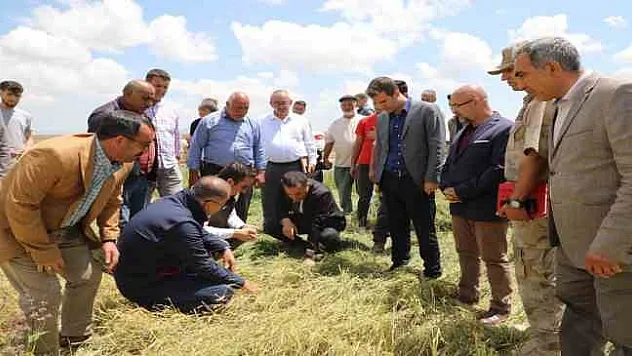 Vali Öksüz, selden zarar gören köylerde incelemelerde bulundu