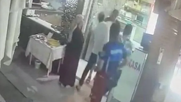 İzmir'de kick boksçu zabıta müdüründen esnafa yumruklu saldırı