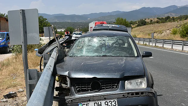 Hurdaya dönen otomobilde ağır yaralanan 14 yaşındaki kız yaşam savaşına yenik düştü