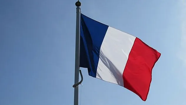 Fransa, Büyükelçiliğinin hedef alındığı Nijer'den vatandaşlarını tahliyeye hazırlanıyor