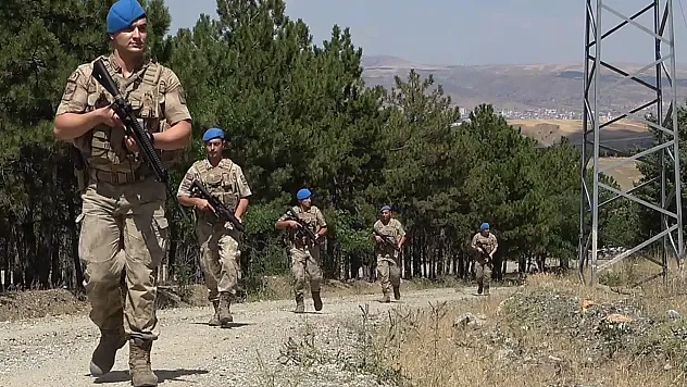Komandolar yangınlara karşı teyakkuzda!