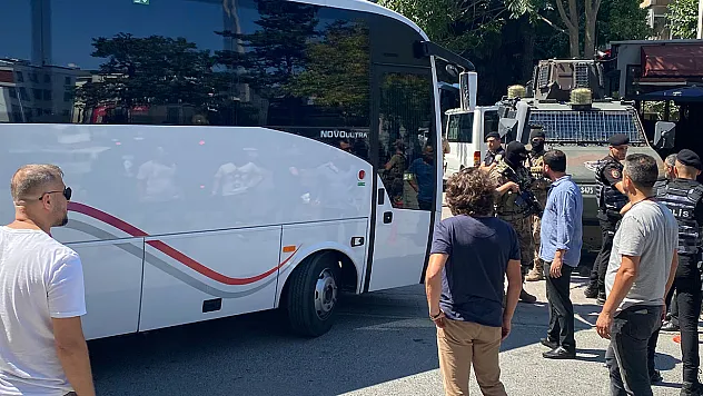 Esenyurt'taki tekel bayi cinayetinin şüphelileri Büyükçekmece Adliyesi'nde