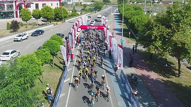 100. Yıl Cumhuriyet Bisiklet Turu'nda Samsun-Çorum etabının startı verildi