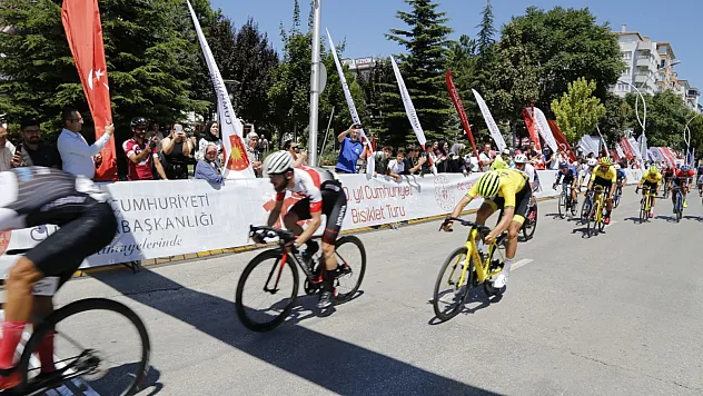 100. Yıl Cumhuriyet Bisiklet Turu'nda Çorum-Samsun etabı tamamlandı