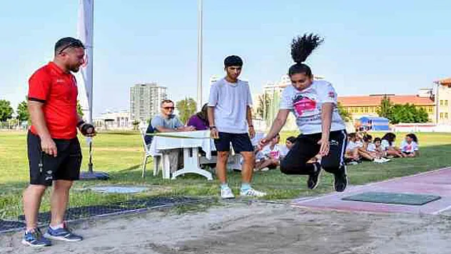 Kır Çiçekleri Projesi yeni sporcularını seçiyor