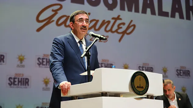 Cumhurbaşkanı Yardımcısı Yılmaz'dan depremzedelere müjde