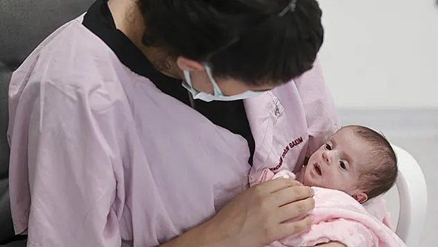 KKTC'li Nehir bebek '25 binde 1' görülen hastalığıyla mücadeleyi Türkiye'de kazandı