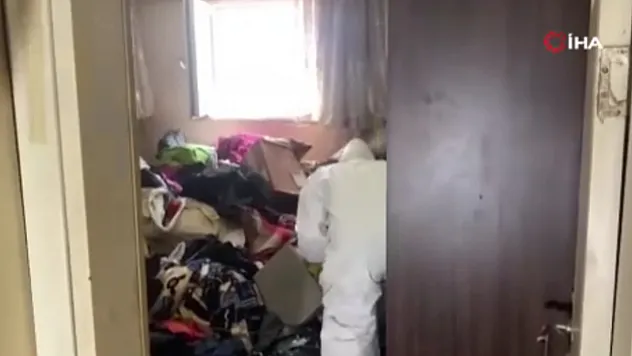 Gaziosmanpaşa'da şaşkına çeviren görüntü: Evden 5 ton çöp çıktı