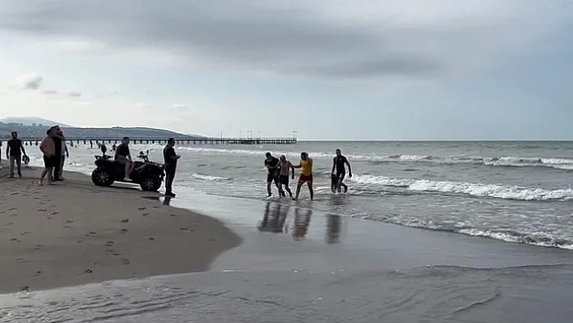 Samsun'da 7 kişi boğulma tehlikesi geçirdi, 3'ü hastaneye kaldırıldı