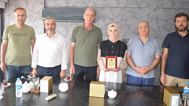 YKS Türkiye 80'incisine ödül