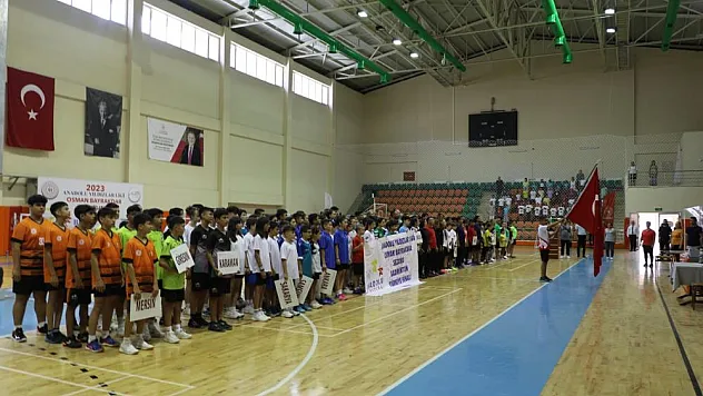 Aydın'da badmintonun yıldızları parlıyor