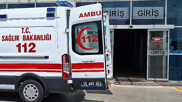 Samsun'da otomobilin çarptığı anne ve çocuğu ağır yaralandı