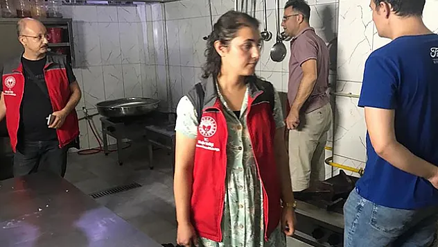 Bodrum'da gıda zehirlenmesi şüphesiyle 17 kişi hastanelere başvurdu