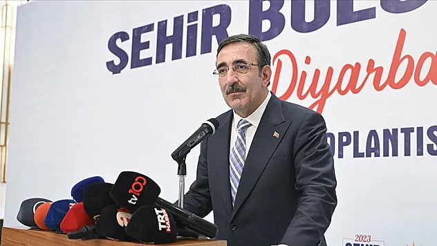 Cumhurbaşkanı Yardımcısı Yılmaz: Türkiye'deki yaklaşık 20 milyon konutun üçte birinin dönüşmesi gerekiyor