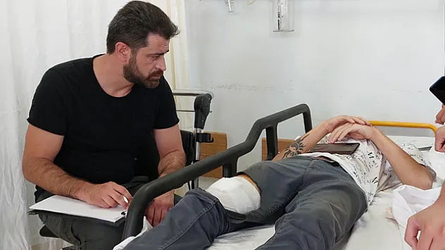 Ayrıldığı kız arkadaşı görüşmeyi kabul etmeyince kendini bıçakladı