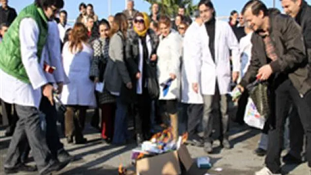 Aile hekimlerinden promosyon protestosu