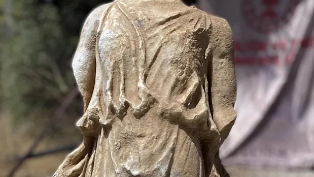 Syedra Antik Kenti'nde 1800 yıllık ikinci 'zafer tanrıçası' heykeli bulundu