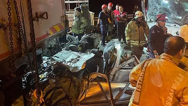 İstanbul'da zincirleme trafik kazasında 4 çocuk hayatını kaybetti, 4 kişi yaralandı