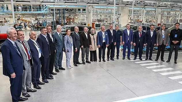 TBMM Sanayi Komisyonu, Togg Teknoloji Kampüsü'nde teknik inceleme gezisi ve test sürüşüne katıldı