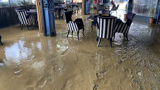 Küçükçekmece'de restoranda mahsur kalanlar o anları anlattı