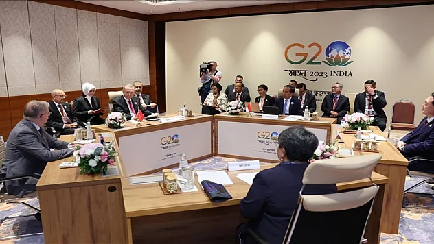 Cumhurbaşkanı Erdoğan: 2 milyar insanın en mukaddes değerlerine saldırılmasına izin verilmesi asla kabul edilemez