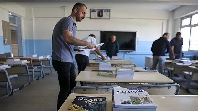 Depremden etkilenen Nurdağı ve İslahiye eğitim ve öğretime hazır