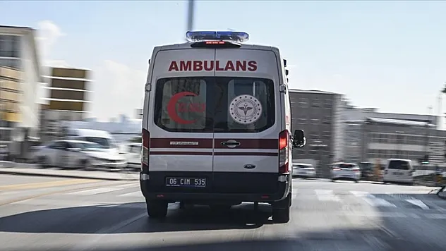 Hayat kurtarmak için zamanla yarışan ambulans ekibinin trafikteki mücadelesi